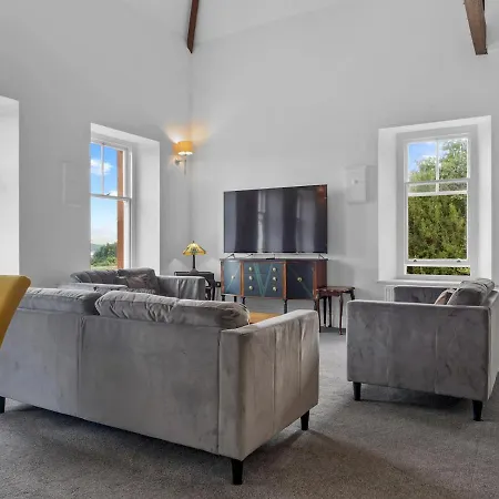 Pass The Keys Yew Tree Stunning With Sea View * Grange-over-Sands